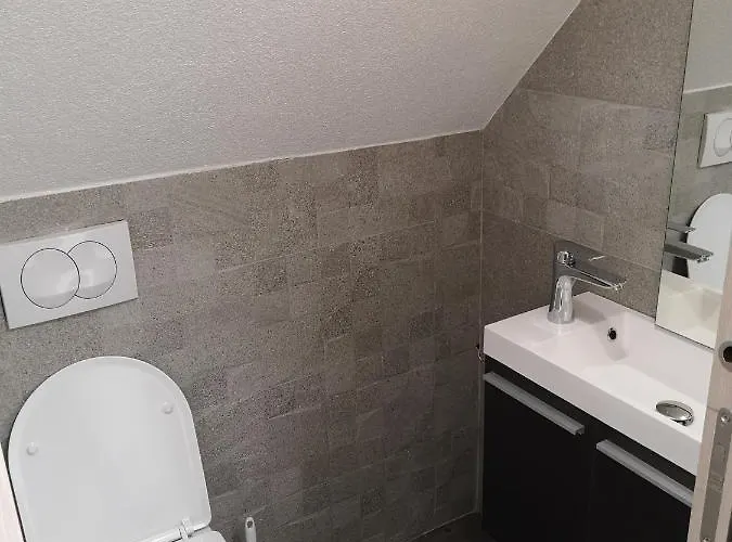 App Aleksa 6168 شقة