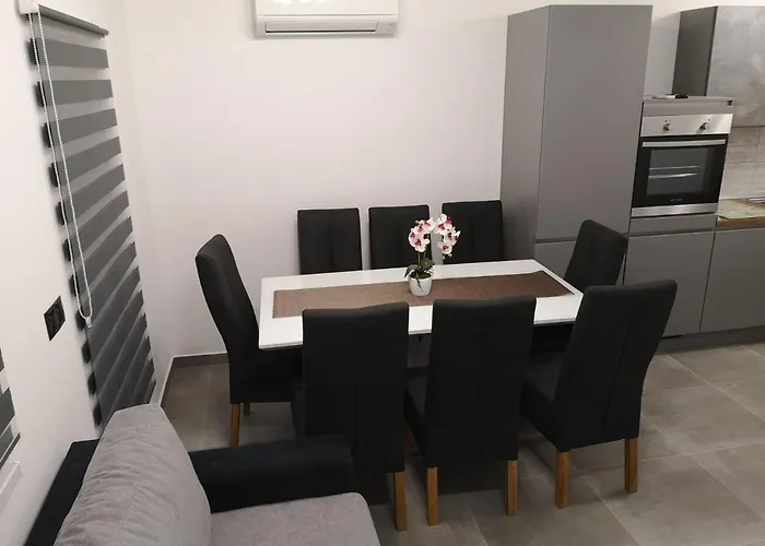 App Aleksa 6168 شقة